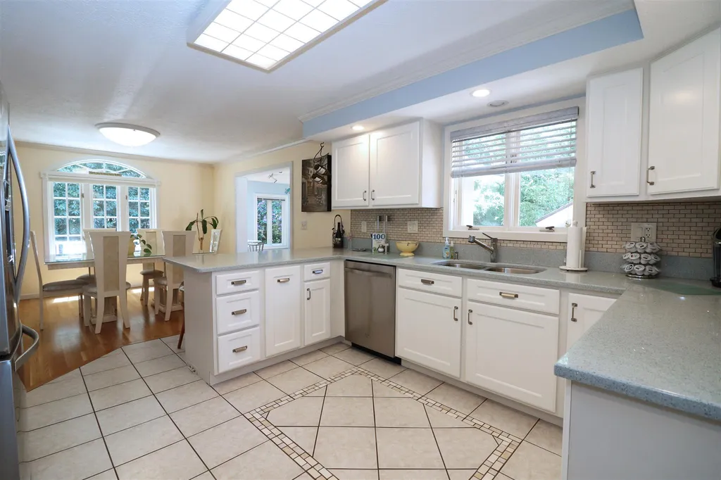 5 Farrwood Road Windham NH 03087