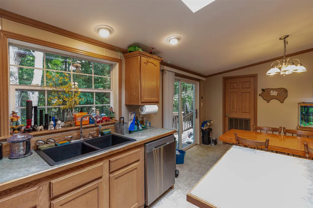 22 South Fuchsia Drive Rochester NH 03867