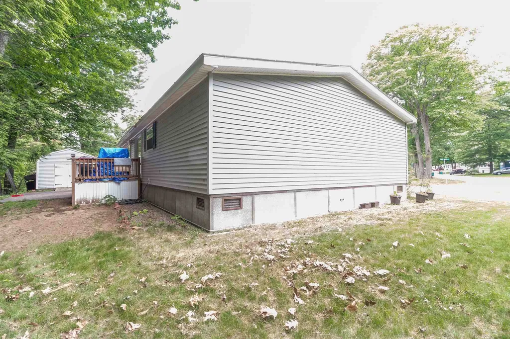 22 South Fuchsia Drive Rochester NH 03867