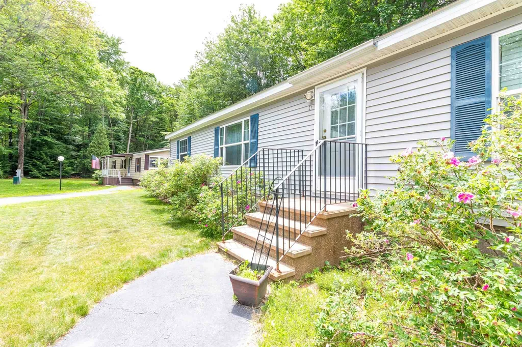 22 South Fuchsia Drive Rochester NH 03867