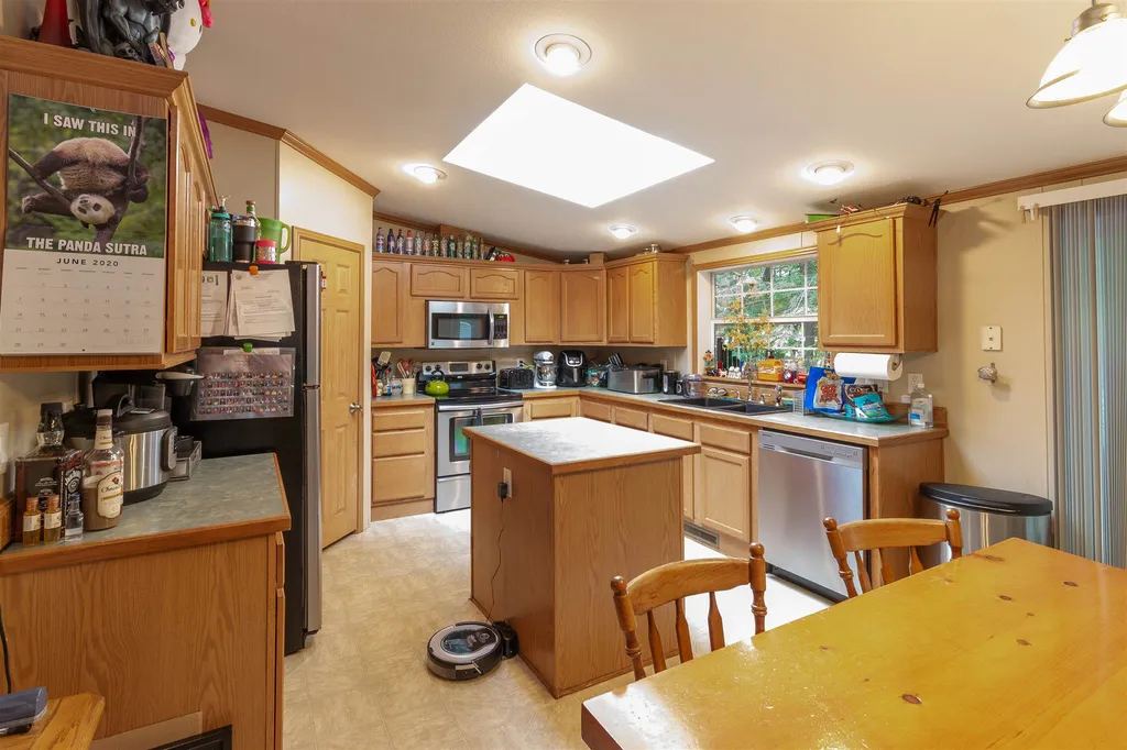 22 South Fuchsia Drive Rochester NH 03867
