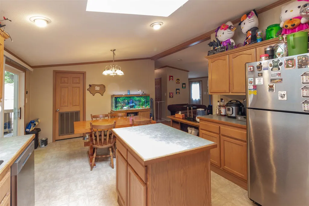 22 South Fuchsia Drive Rochester NH 03867