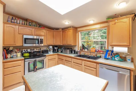 22 South Fuchsia Drive Rochester NH 03867