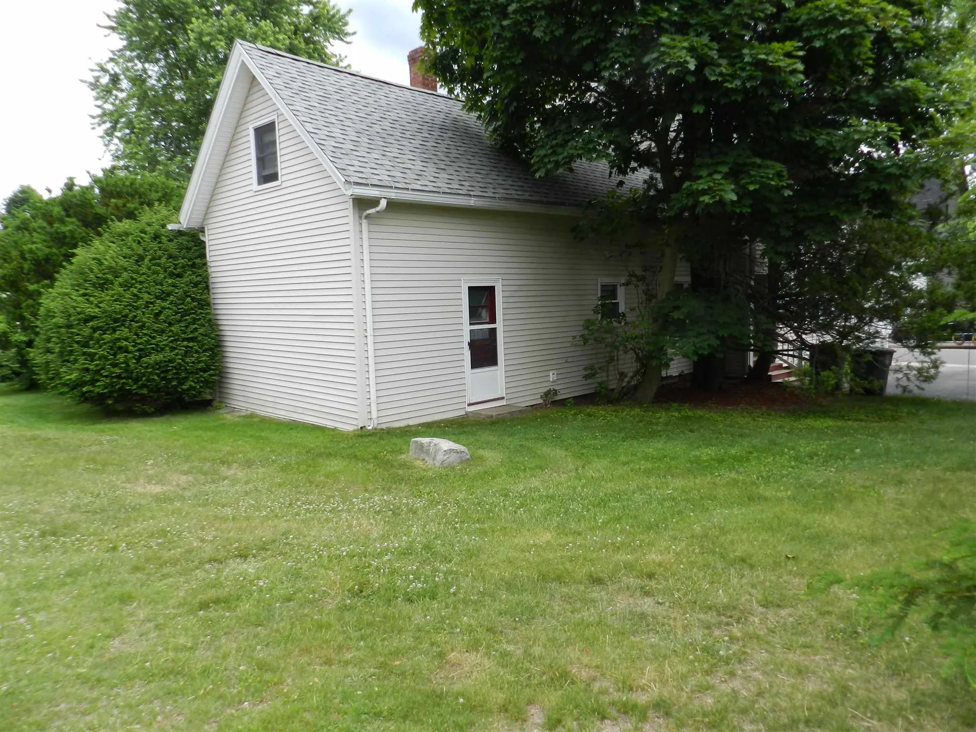66 Glass Street Pembroke NH 03275-1504