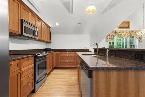 512 Brookside Drive New London NH 03257