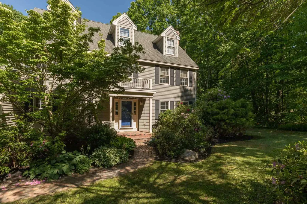 14 Greystone Road East Kingston NH 03827
