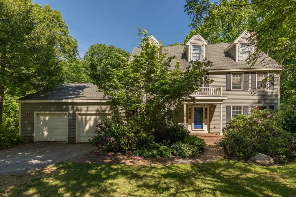 14 Greystone Road East Kingston NH 03827