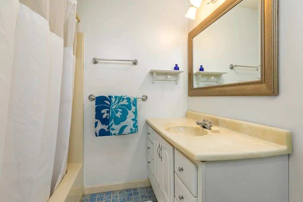 14 Greystone Road East Kingston NH 03827