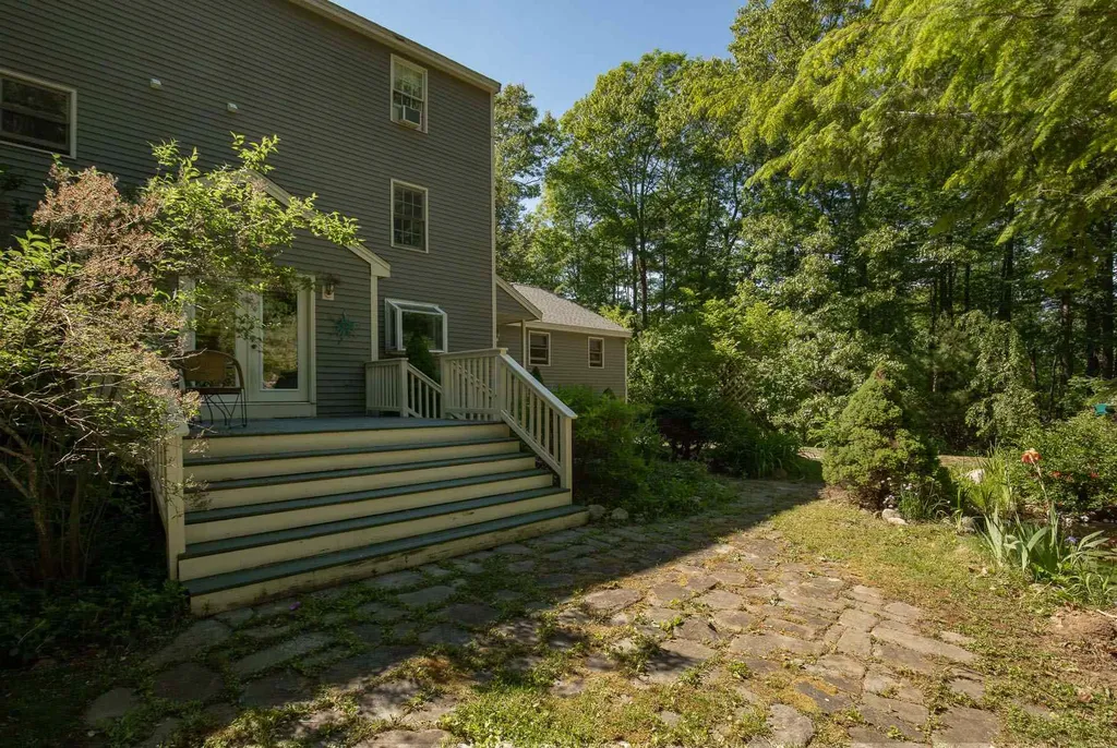 14 Greystone Road East Kingston NH 03827