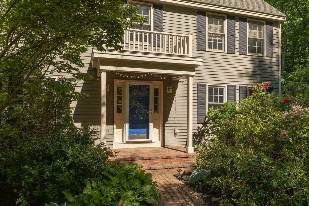 14 Greystone Road East Kingston NH 03827