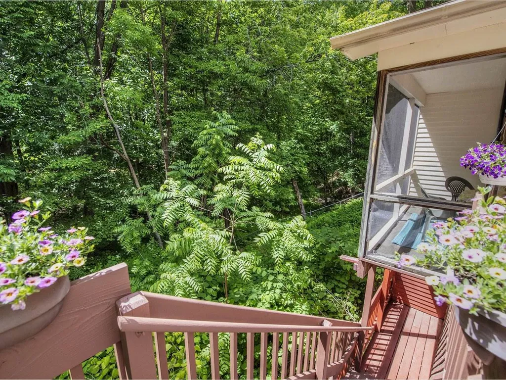 87 Williams Road Colchester VT 05446