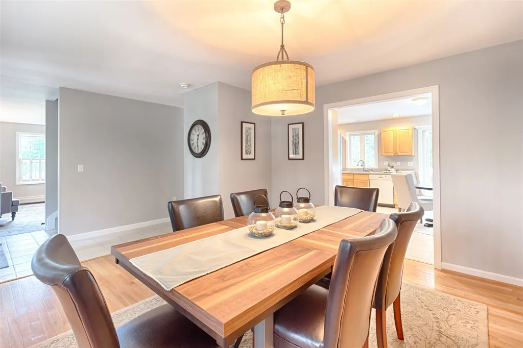 15 Hayes Road Alton NH 03809