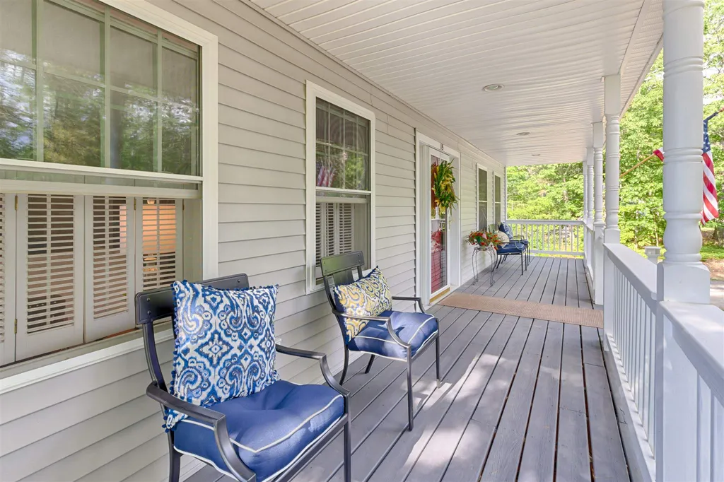 15 Hayes Road Alton NH 03809