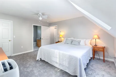 15 Hayes Road Alton NH 03809