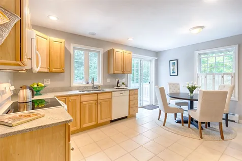 15 Hayes Road Alton NH 03809