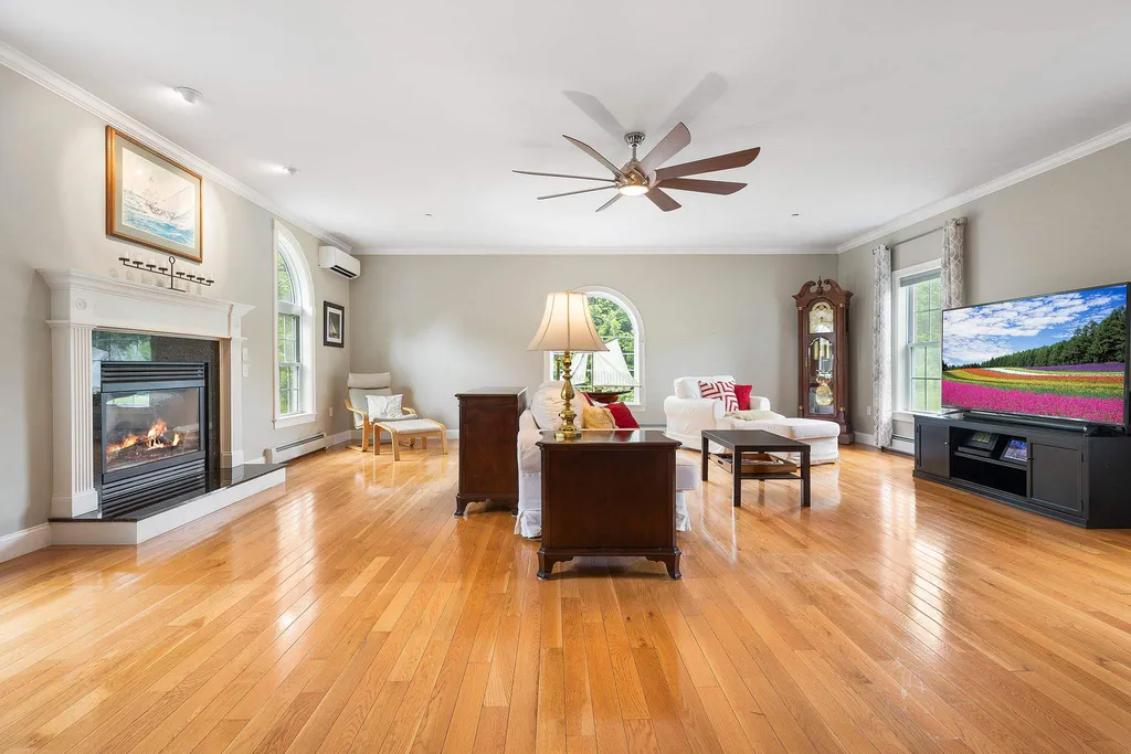 62 Monadnock Lane Peterborough NH 03458