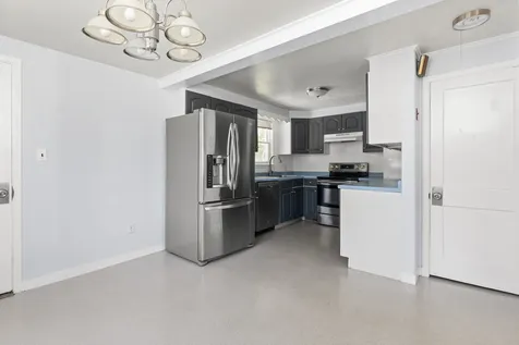 481 Colonial Drive Portsmouth NH 03801