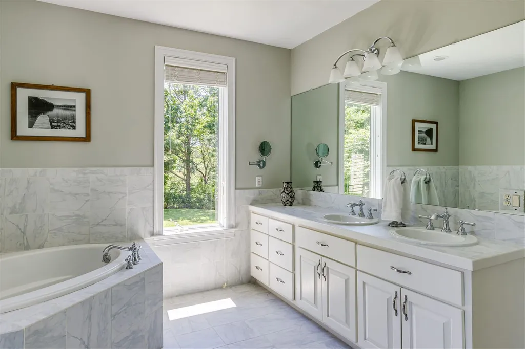 6 Spencers Way Kittery ME 03904