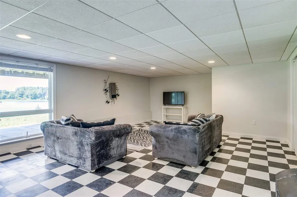 6 Spencers Way Kittery ME 03904