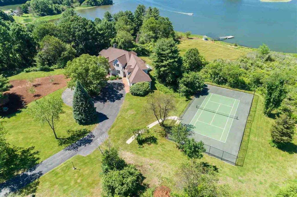 6 Spencers Way Kittery ME 03904