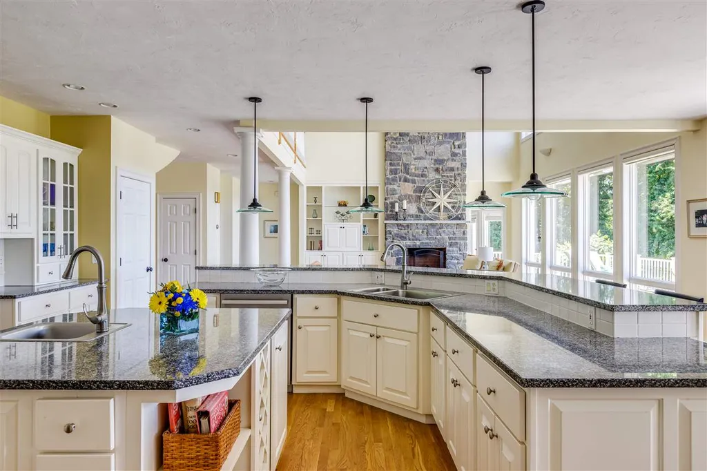 6 Spencers Way Kittery ME 03904