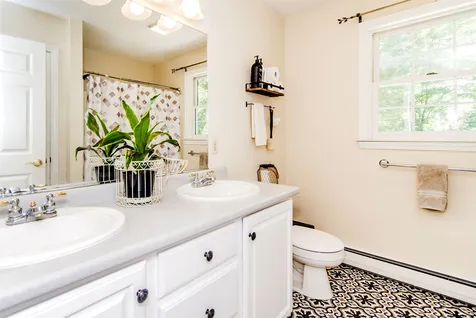 261 Epping Road Exeter NH 03833