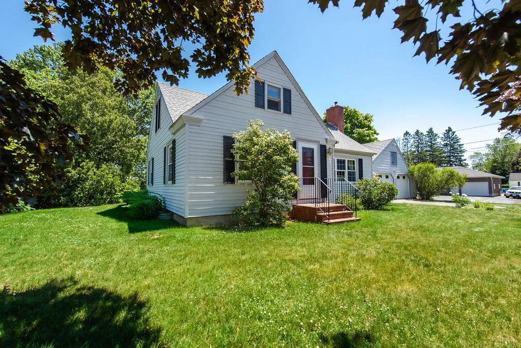 2 Snow Street Rochester NH 03867