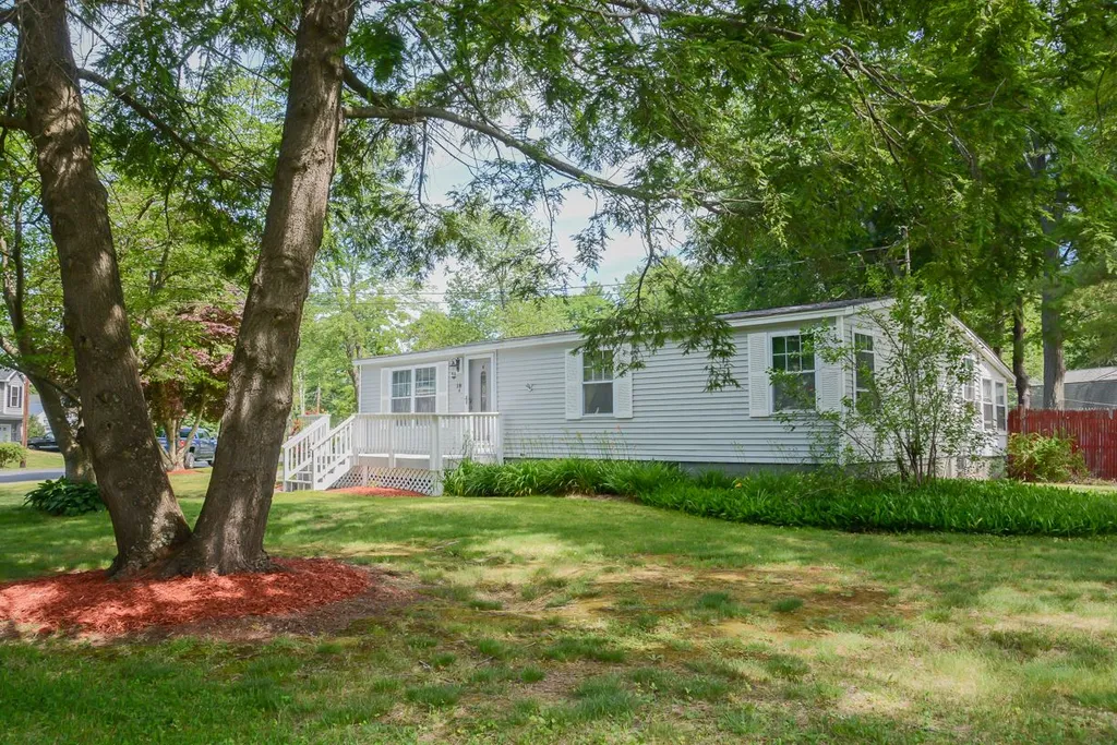 18 Marie Avenue Salem NH 03079
