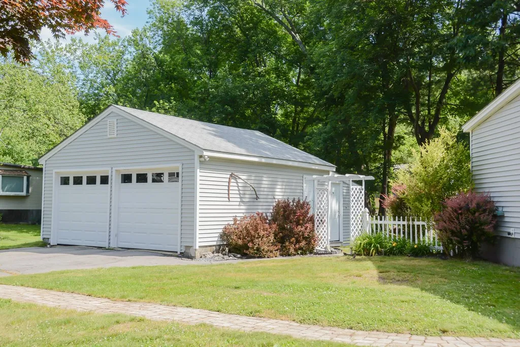 18 Marie Avenue Salem NH 03079