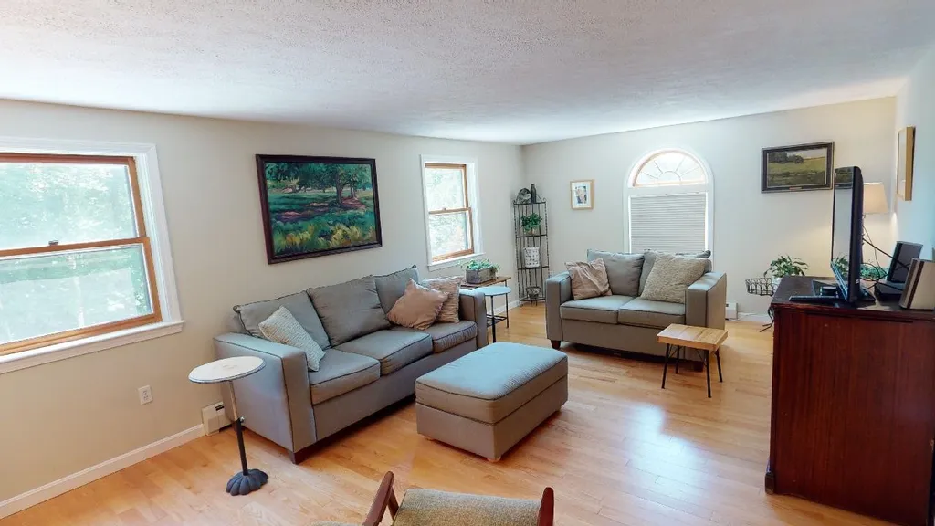 15 Legacy Drive Hooksett NH 03106