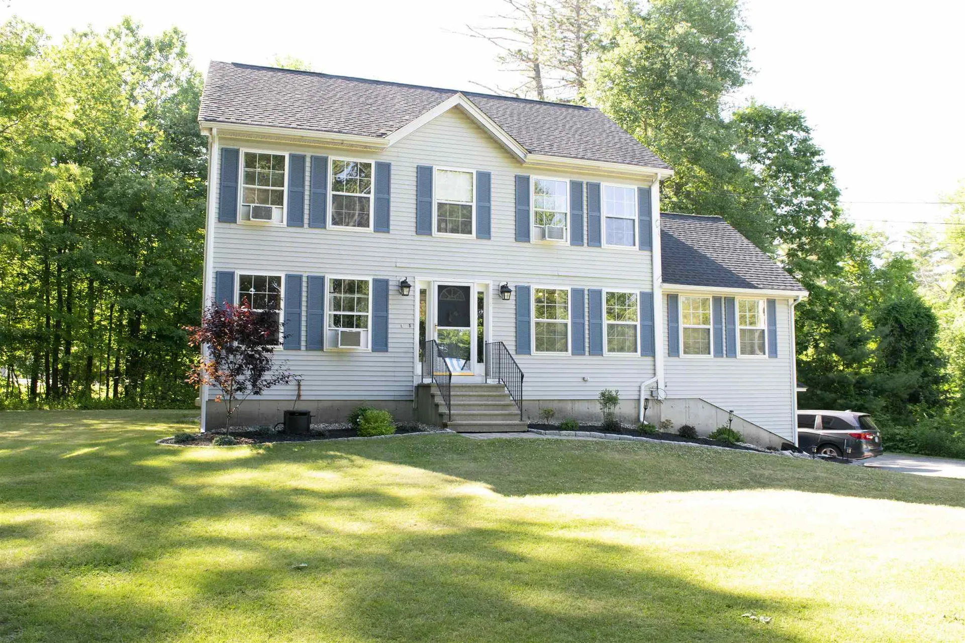 5 Nathans Way Salem NH 03079