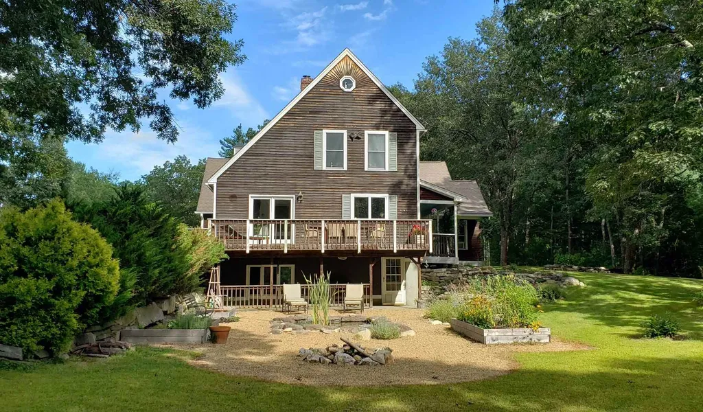 8 Theodore Avenue Salem NH 03079