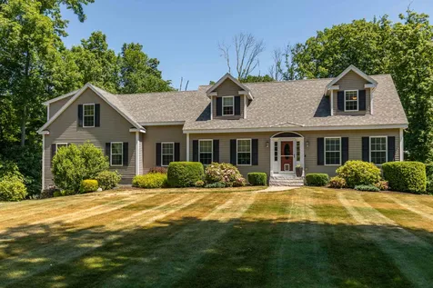 7 Linwood Lane Stratham NH 03885