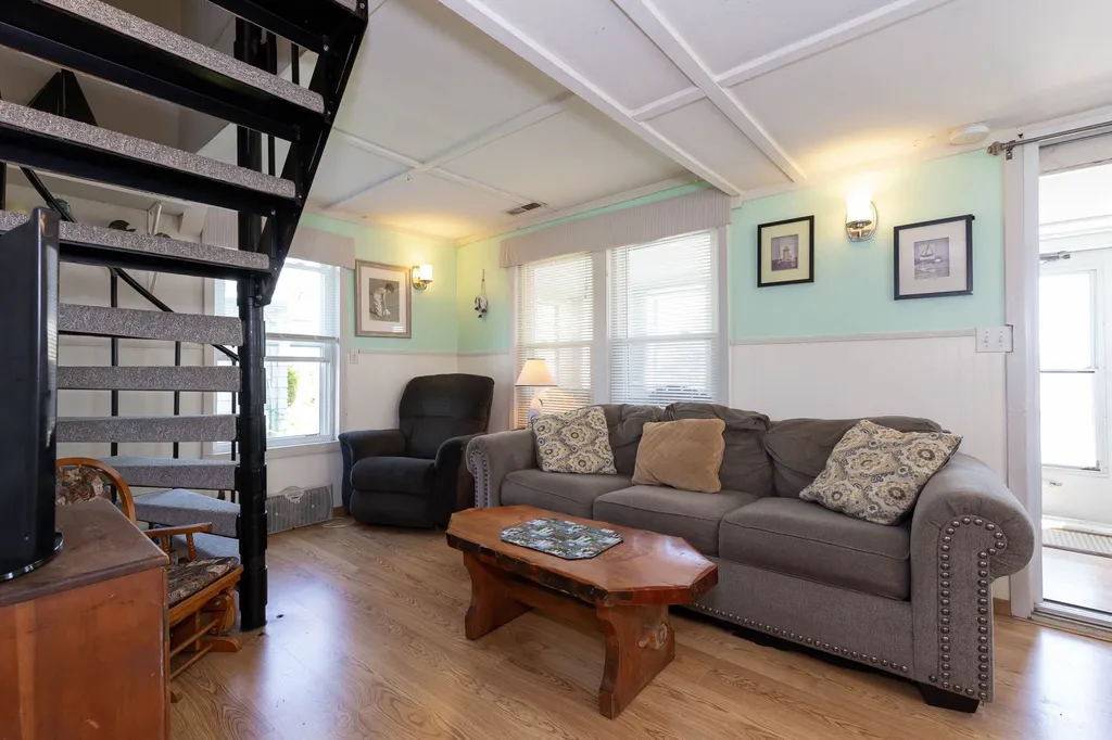 36 Island Path Hampton NH 03842