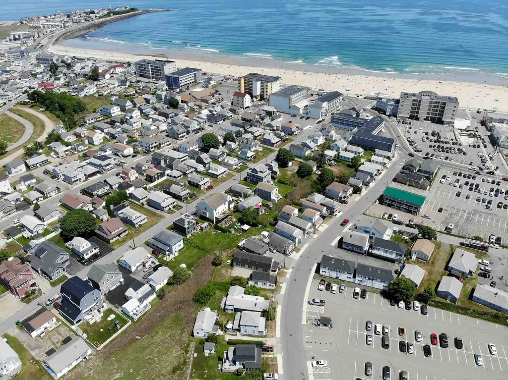 36 Island Path Hampton NH 03842