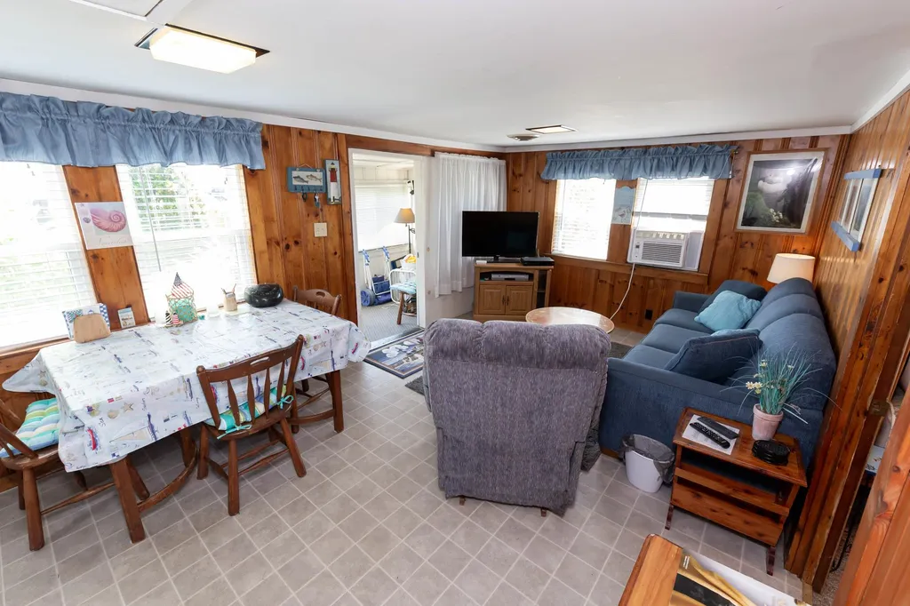 36 Island Path Hampton NH 03842