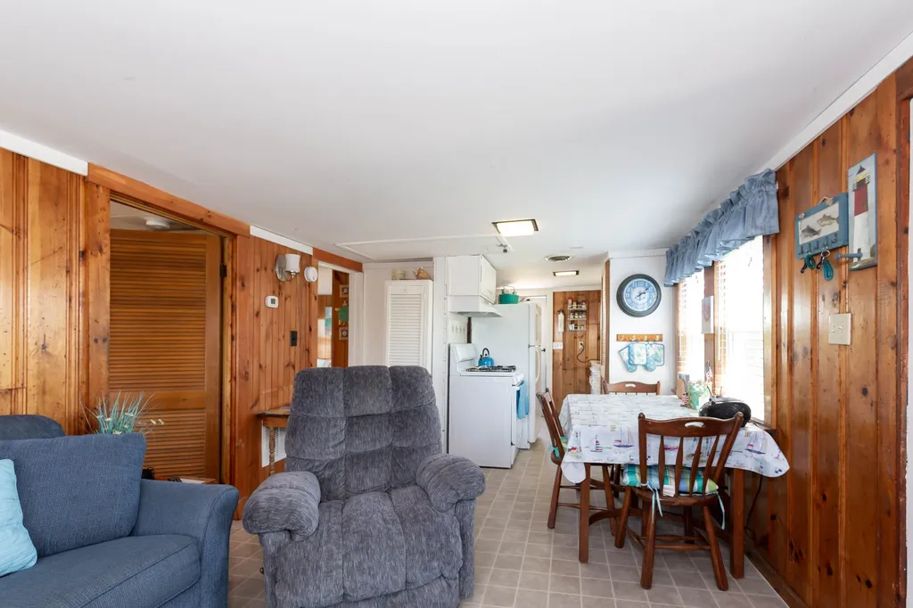 36 Island Path Hampton NH 03842