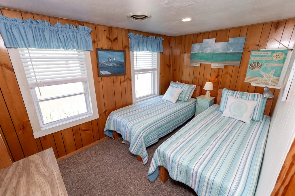 36 Island Path Hampton NH 03842