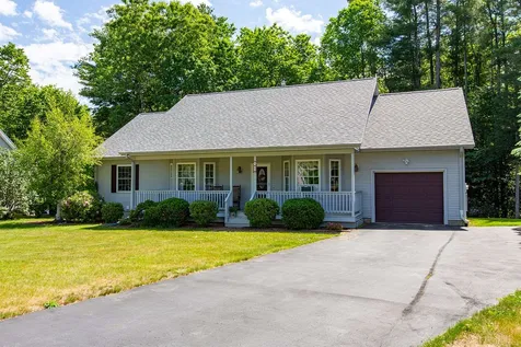 8 Briallia Circle Newmarket NH 03857