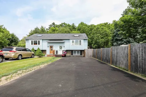 86r Derryfield Road Derry NH 03038