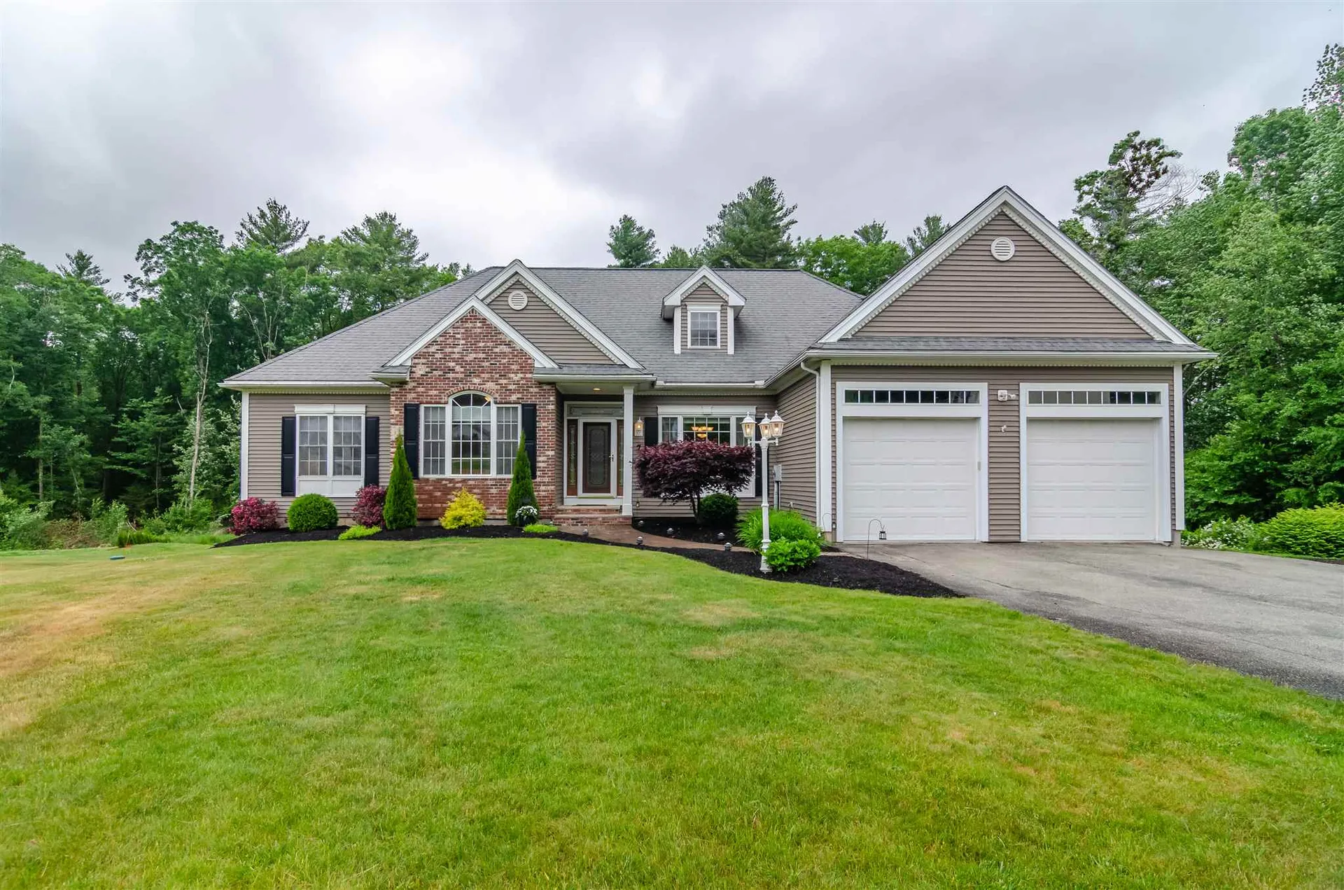 7 Red Oak Drive Plaistow NH 03865