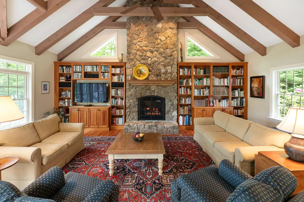 21 White Pine Lane New London NH 03257