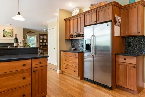 21 White Pine Lane New London NH 03257