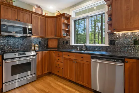 21 White Pine Lane New London NH 03257