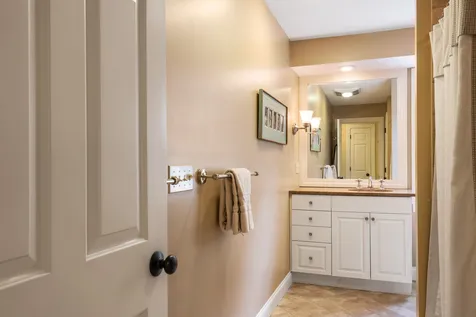 21 White Pine Lane New London NH 03257