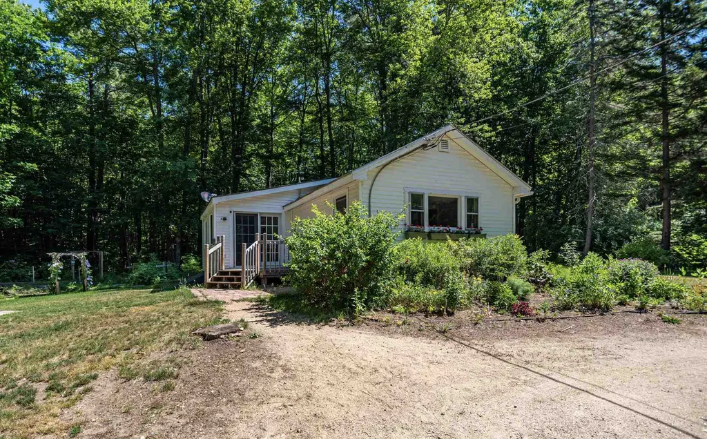 49 Edgewater Drive Barrington NH 03825