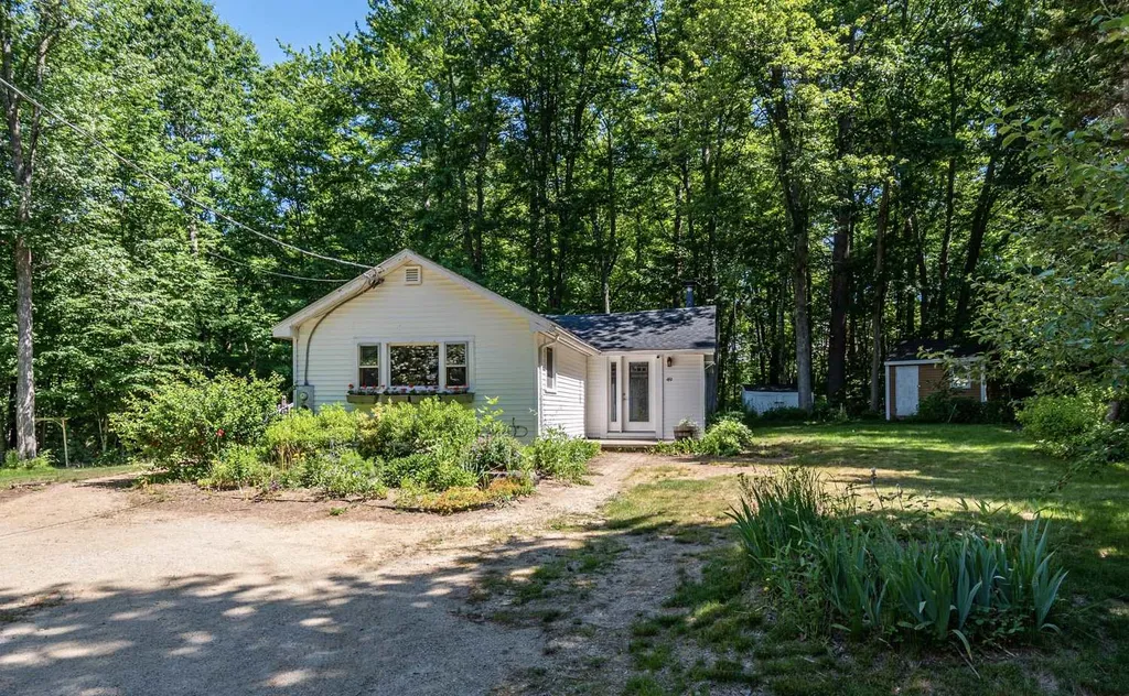 49 Edgewater Drive Barrington NH 03825