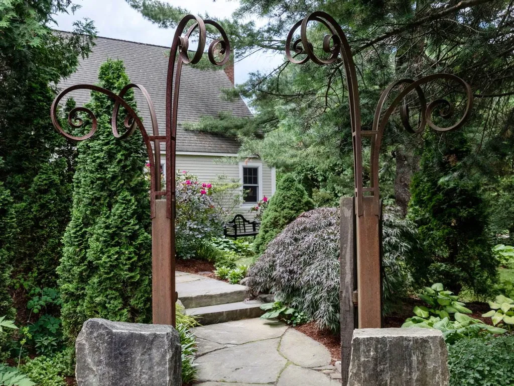 32 Pheasant Way South Burlington VT 05403