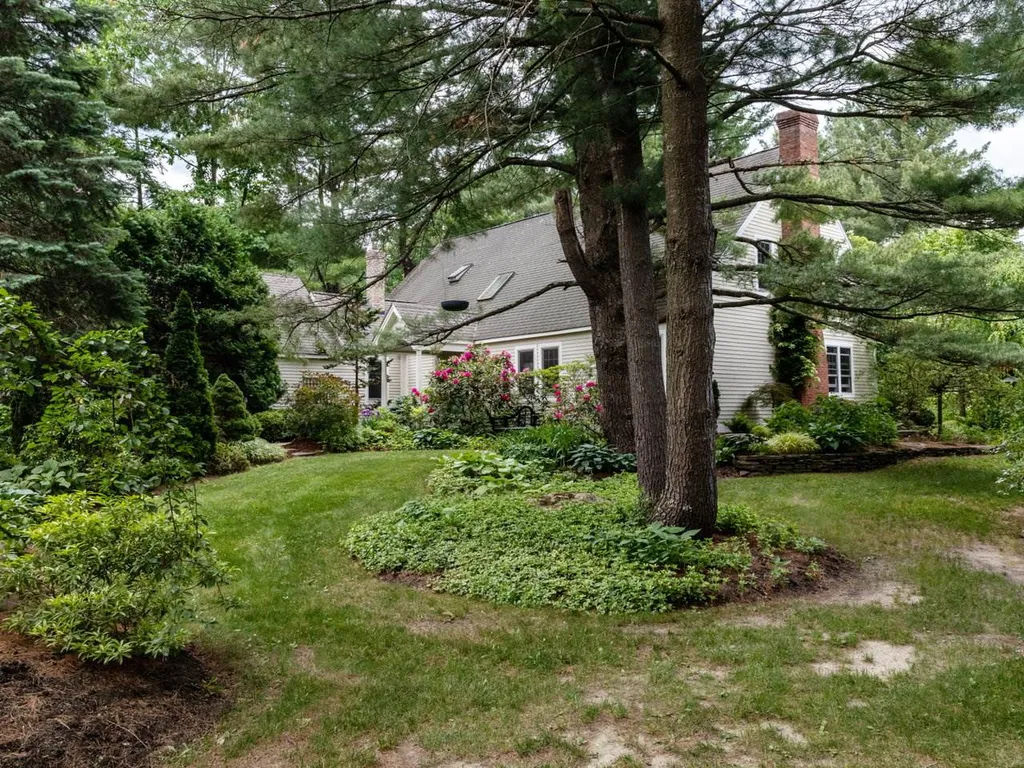 32 Pheasant Way South Burlington VT 05403