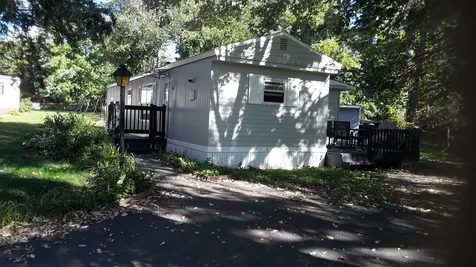 8 Bonny Street Nashua NH 03062